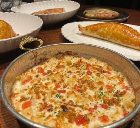 Ленивая паста с сыром и куриным рагу