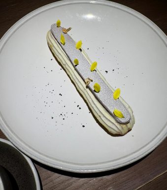 Банановый эклер